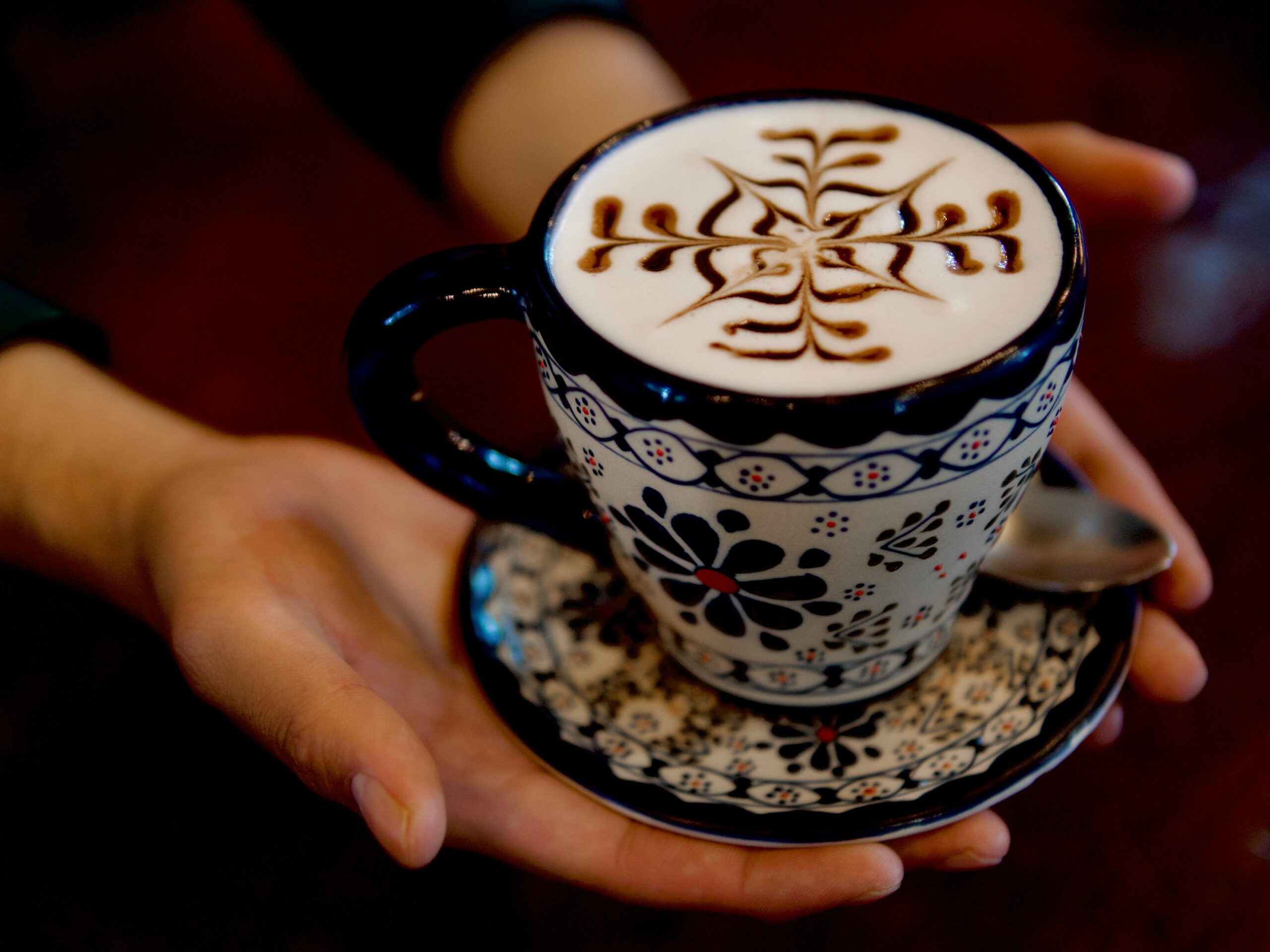 pexels-photo-28056050-28056050-scaled Cafés especiais: descubra como escolher e apreciar sabores únicos